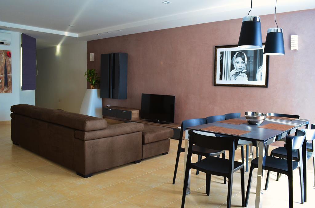 Hepburn Holiday Apartment Birżebbuġa Eksteriør billede